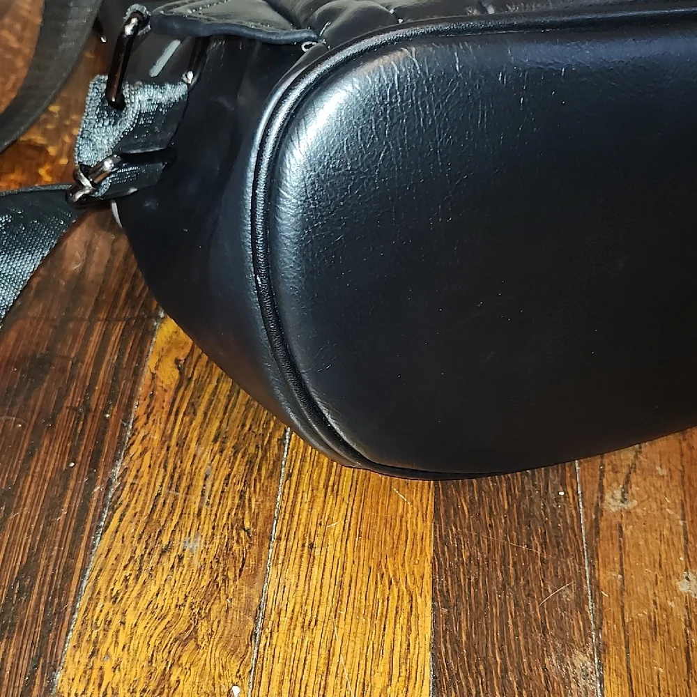 Cheruty Anti Theft Vegan Leather Minimalist Sleek Black Leather Backpack Neutral